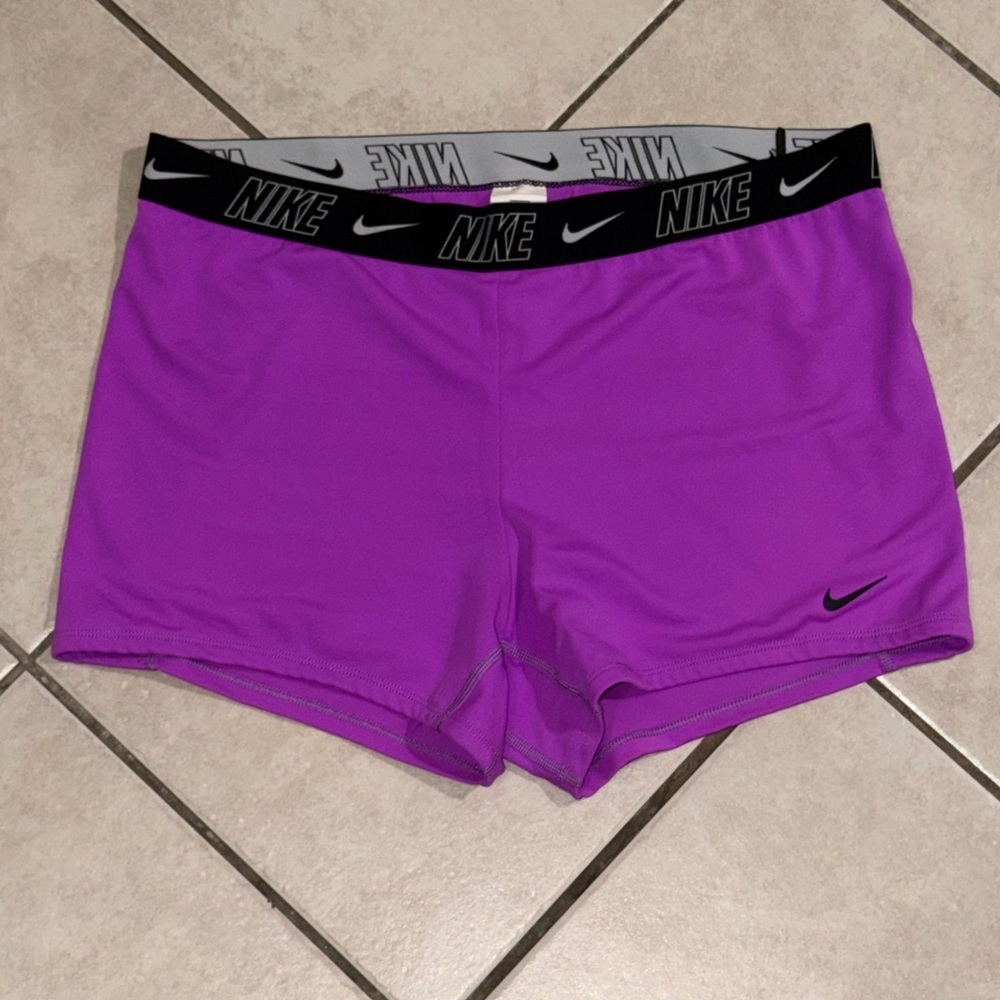 Nike Pro 3” training short purple/black and white size X-LARGE - Picture 2 of 8
